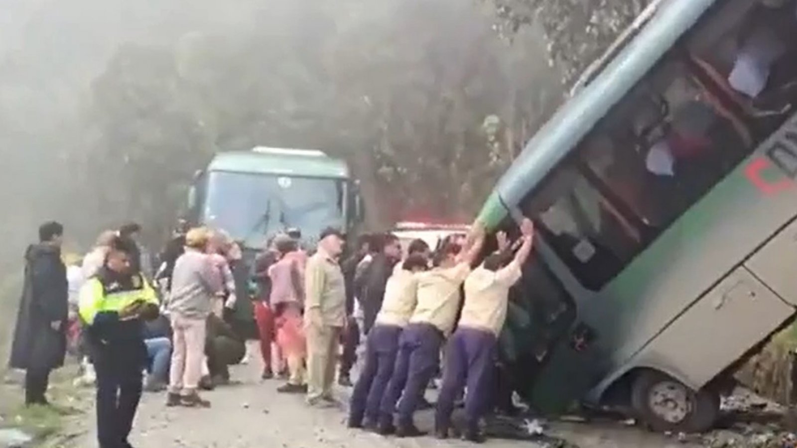 "Quiero estar con mi familia": Chilenas heridas y sobrevivientes entregan su testimonio tras grave accidente en Perú
