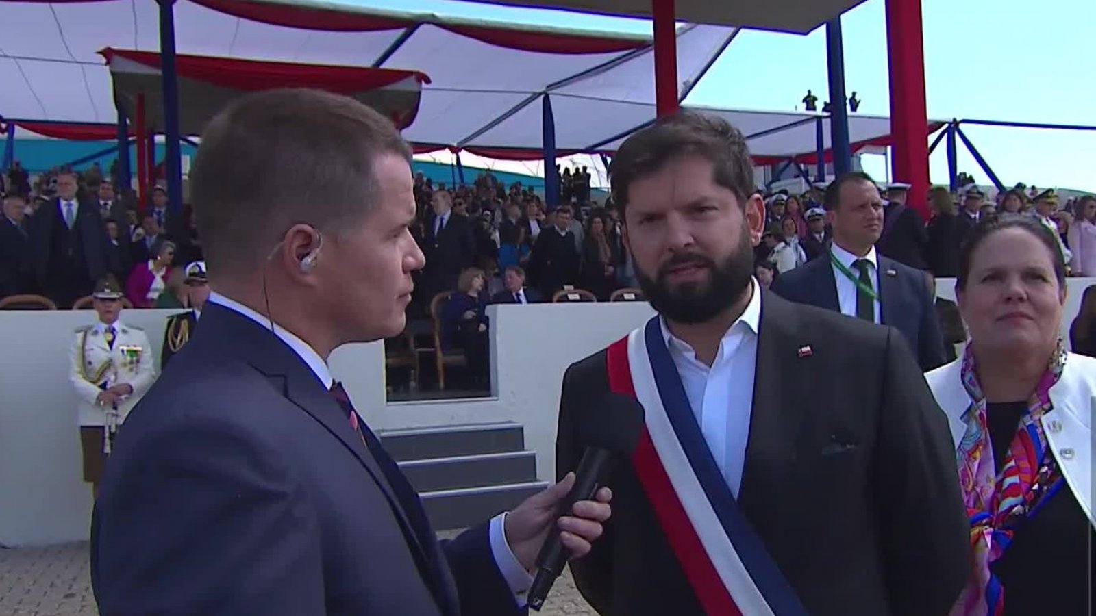 Presidente Gabriel Boric : "Las Fuerzas Armadas no están entrenadas para ser policías (...) el Ejército puede prestar respaldo en algunas ocasiones"
