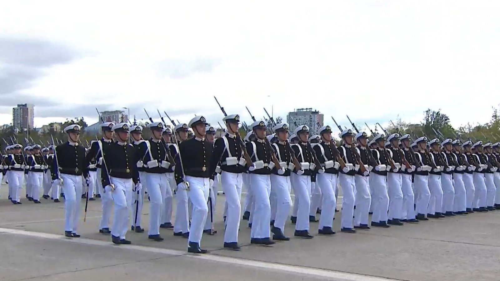 Mira la participación de la Escuela Naval en la gran Parada Militar 2024

