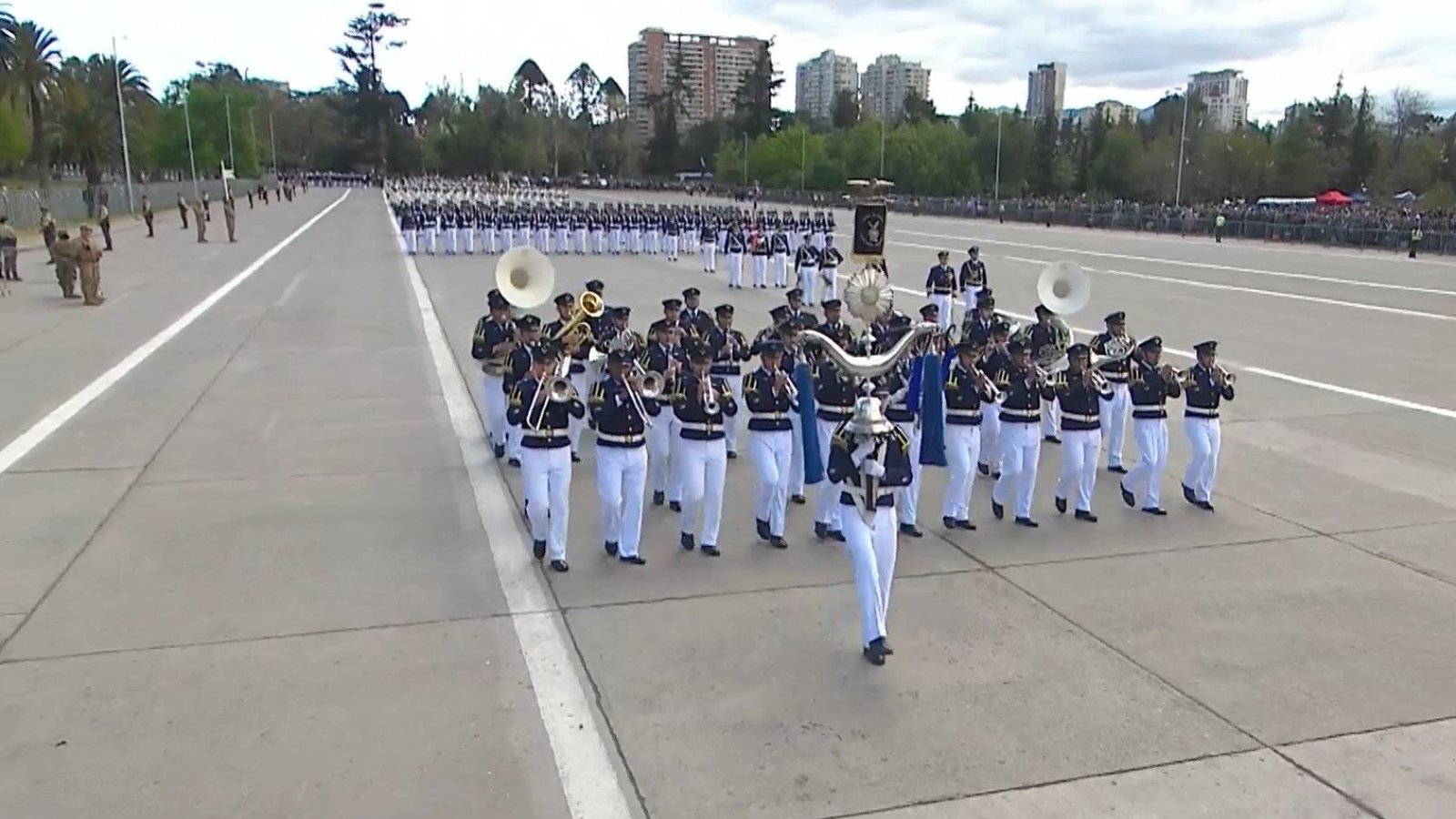 Revive el paso de la Escuela de aviación Capitán Manuel Ávalos Prado en la gran Parada Militar 2024
