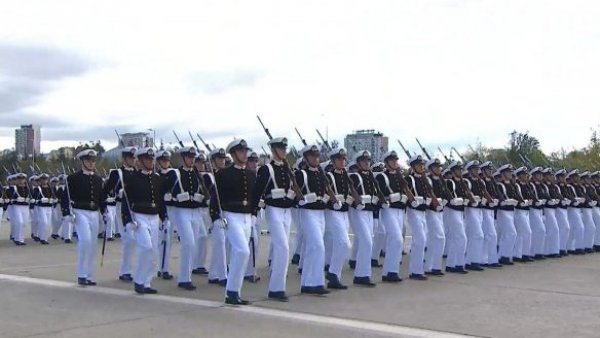 Mira la participación de la Escuela Naval en la gran Parada Militar 2024
