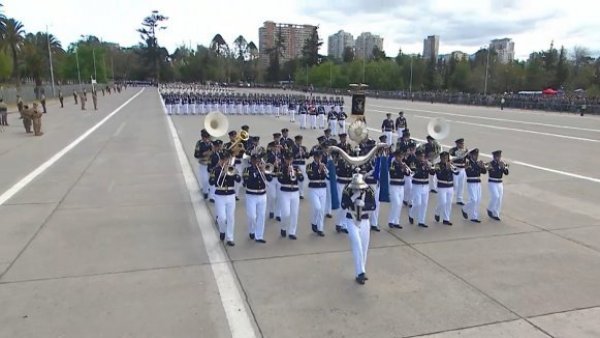Revive el paso de la Escuela de aviación Capitán Manuel Ávalos Prado en la gran Parada Militar 2024
