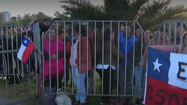 Familias orgullosas son las primeras en llegar a la Parada Militar 2024
