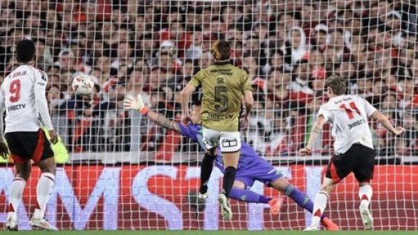 River Plate puso término a la ilusión de Colo Colo
