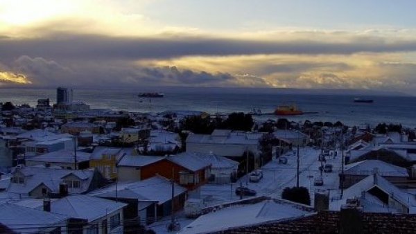 "Nos pilló de sorpresa": Así amanece Punta Arenas con intensa nevazón
