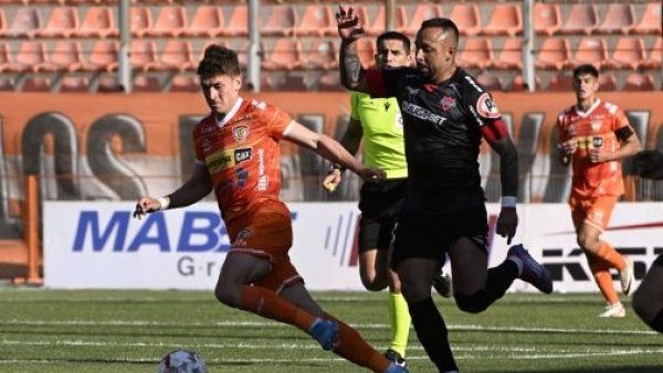 Cobreloa desperdició la ventaja numérica y sumó una dolorosa caída ante Ñublense
