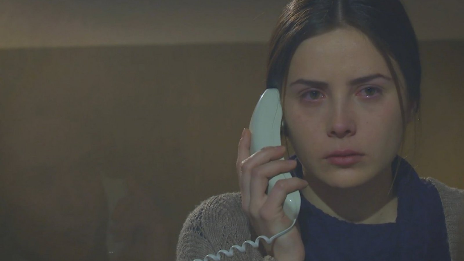 Elif - T1E83 | Tristeza en la cárcel
