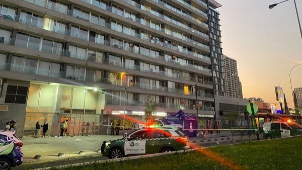 Lo que se sabe de la niña de 4 años que murió tras caer desde edificio en Estación Central
