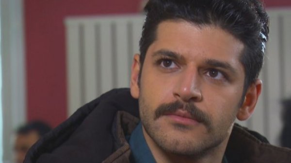 Elif - T1E84 | La gran sorpresa de Selim
