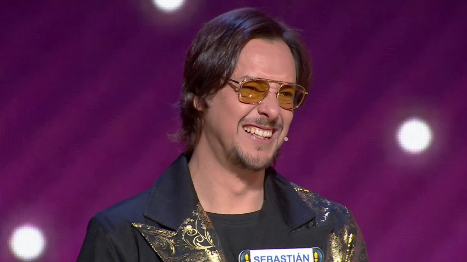 Sebastian Longhi sacó aplausos imitando a Miguel Bosé
