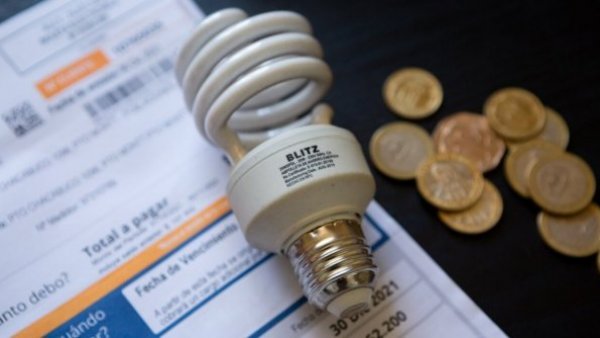 Por tercera vez en el año: Cuentas de la luz subirán un 23% en octubre

