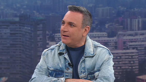 ¡Debuta hoy en TVN!: Luis Jara, uno de los jurados de "Mi Nombre Es" fue parte de 24 Horas Domingo.
