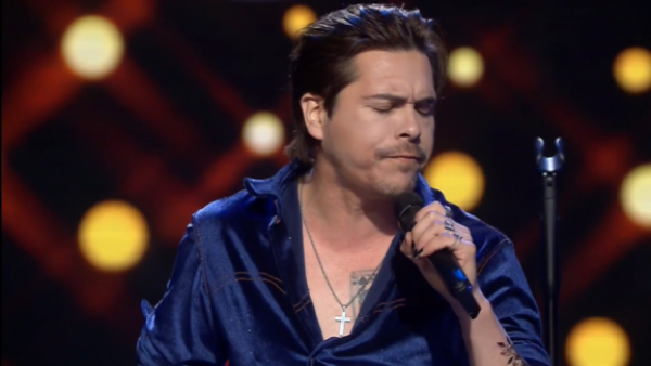 ¡Con toda la actitud! Daniel sorprende como doble de Harry Styles
