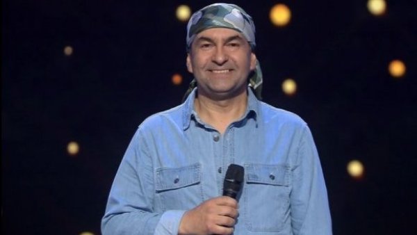Juan Francisco rinde tributo a Leonardo Favio
