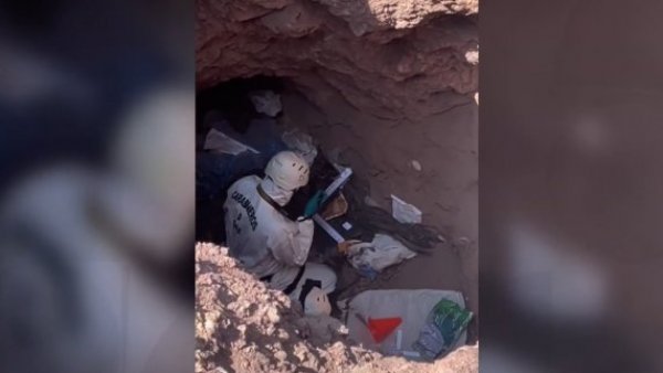 "Nos dijo que salió a comprar comida": El relato del equipo de rescate de mujer encontrada en pique minero
