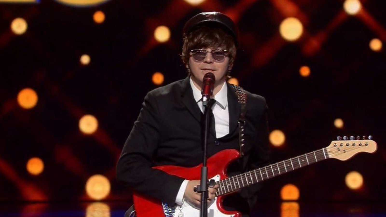 "Twist and Shout": Américo se consolida como doble de John Lennon

