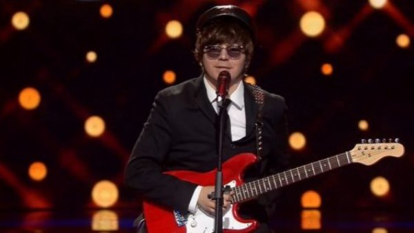 "Twist and Shout": Américo se consolida como doble de John Lennon
