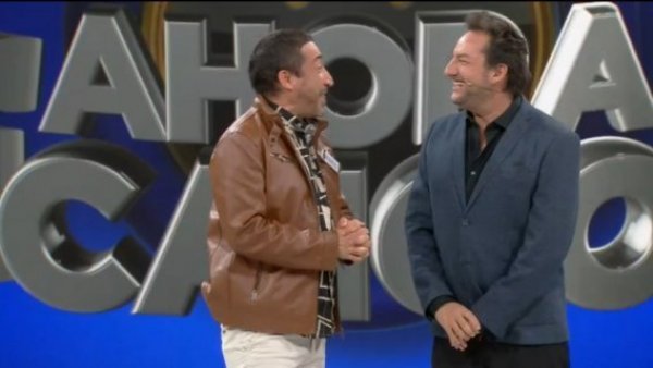 El humorista Rodrigo González es el primer líder de la noche: ¿Viene enamorado?
