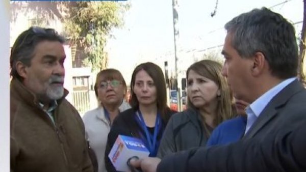 "Protéjalos de verdad": Usuario encara a delegado Durán por inseguridad en Hospital en Pino
