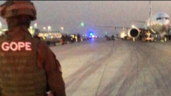 Un detenido: Amplio operativo por aviso de bomba en aeropuerto de Santiago
