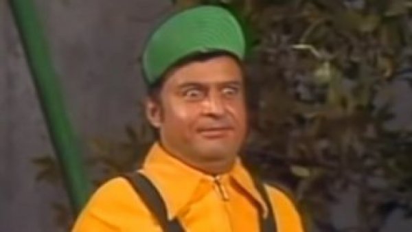 <p>Godinez. El Chavo del 8. </p>