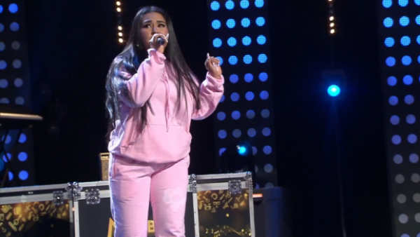 "Not Steady": así fue la presentación de Carmen como Paloma Mami
