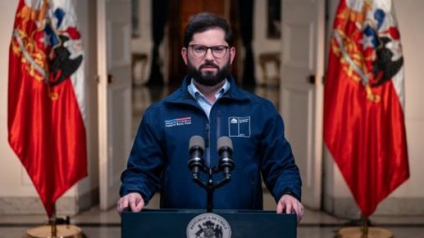 Presidente Boric presenta proyecto que pone fin al CAE
