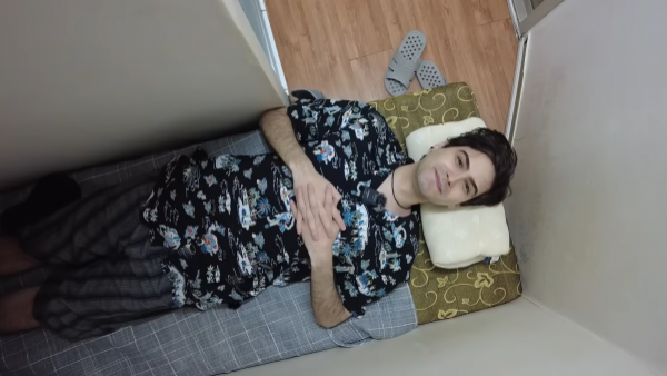 <p>Youtuber. Casa pequeña en Corea del Sur. </p>"Las peores condiciones de vida que he visto": chileno sorprende al mostrar su pequeña casa en Corea del Sur
