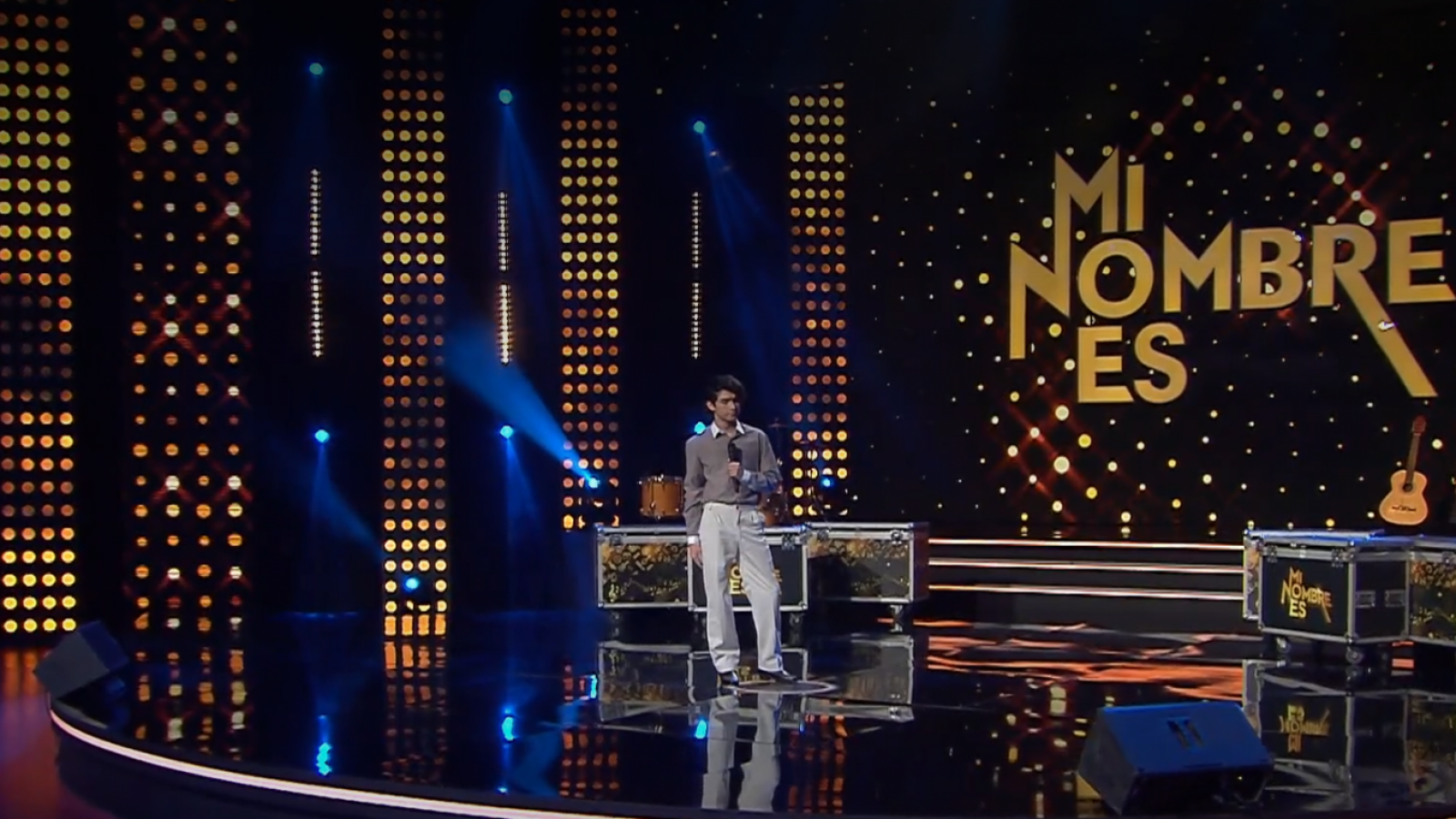 "El niño de Linares": Mauricio quiere ser el doble de Raphael
