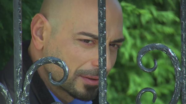 Elif - T1E93 | Las intenciones de Erkut
