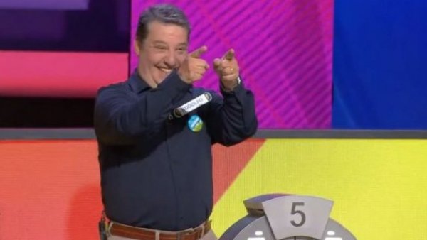 Rodolfo Navech sorprendió al cantar tango en medio del programa
