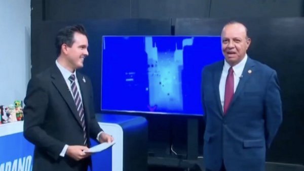 Jefe que despidió a periodista en vivo narró las razones: "Dejó de contestarme el teléfono"
