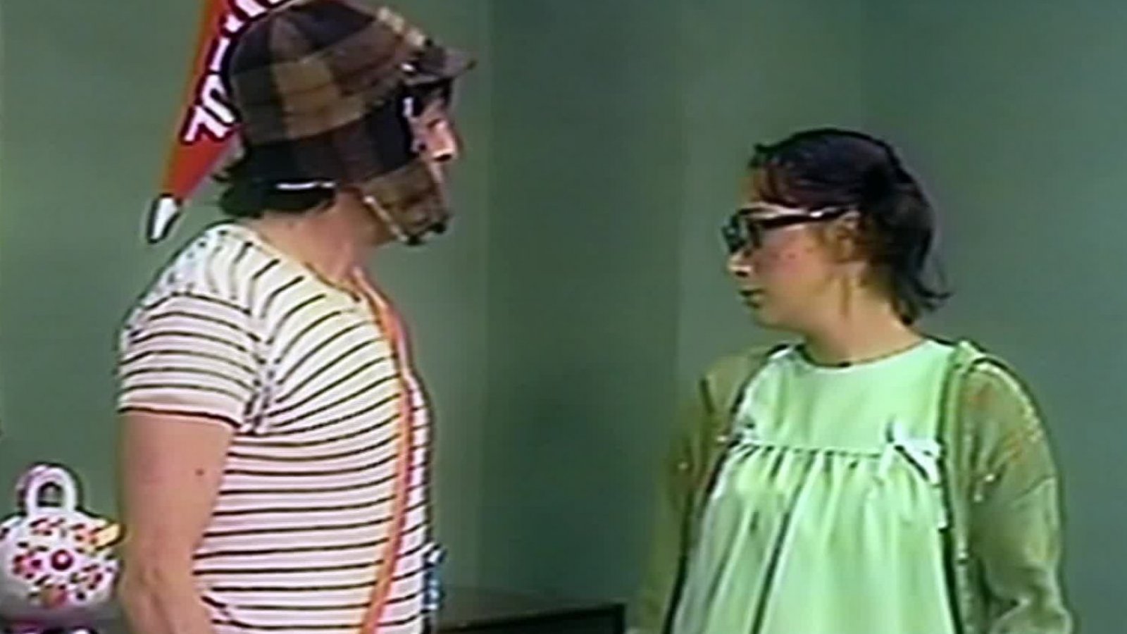 El Chavo del 8: Jugando Ping Pong

