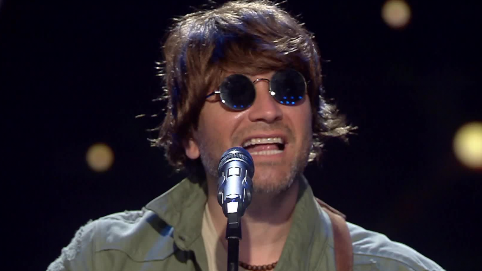 ¡Con todo el power! Miguel Gallardo quiere ser el doble de John Lennon
