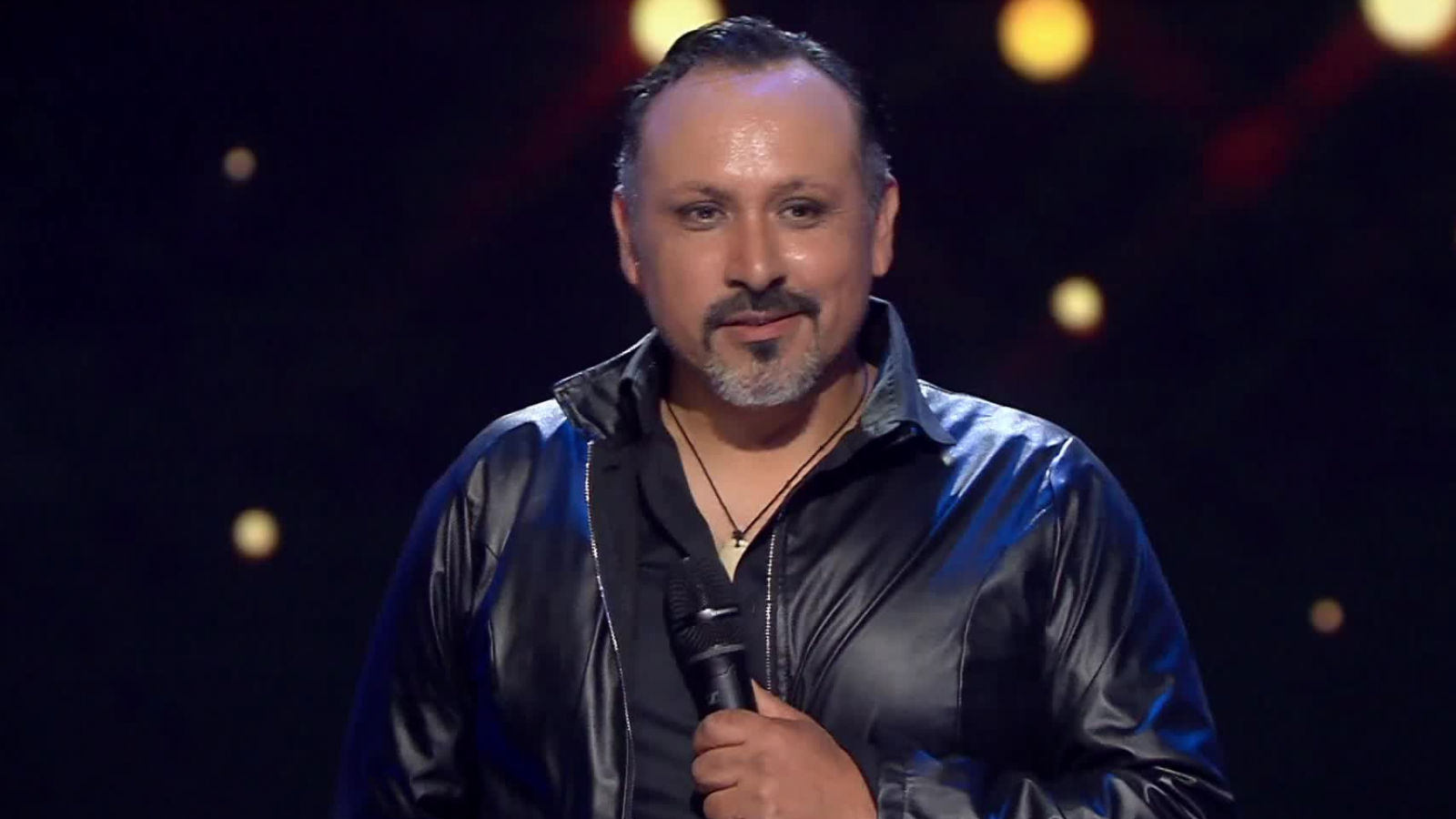 "Nena": Alejandro lo dio todo con su interpretación de Miguel Bosé
