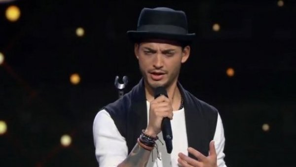 "Cerré los ojos y lo vi": Franco se luce como Ricardo Arjona
