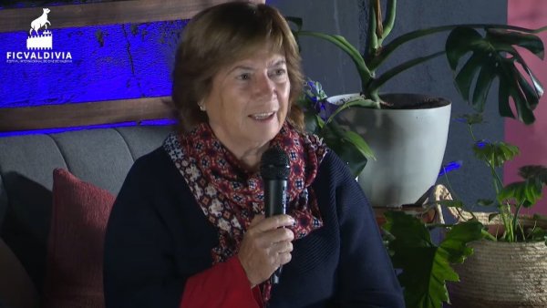 Conversatorio Voces Cine: "Recuperando la memoria: los archivos secretos de TVN"
