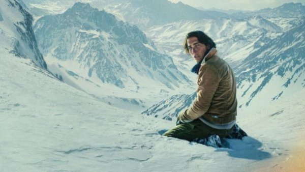 Director de "La sociedad de la nieve" recibe máxima distinción cultural de Uruguay
