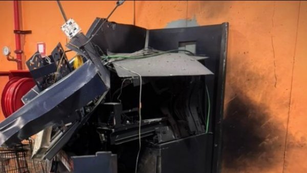 Intentan detonar cajero automático y explosión afectó a casas en Cerrillos
