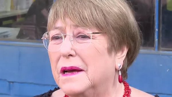 Expresidenta Bachelet: "La violencia contra la mujer es inaceptable"
