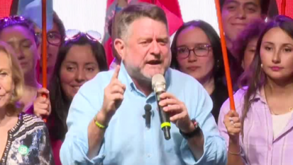 "Lo importante aquí es ganar la guerra": Claudio Orrego tras segunda vuelta por la Gobernación de RM
