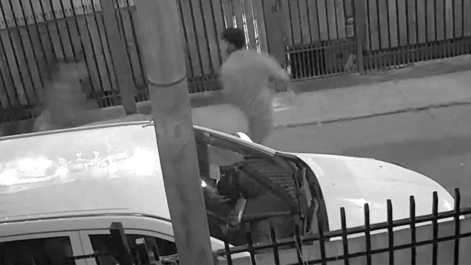 Hombre es acribillado con más de 80 disparos en La Pintana
