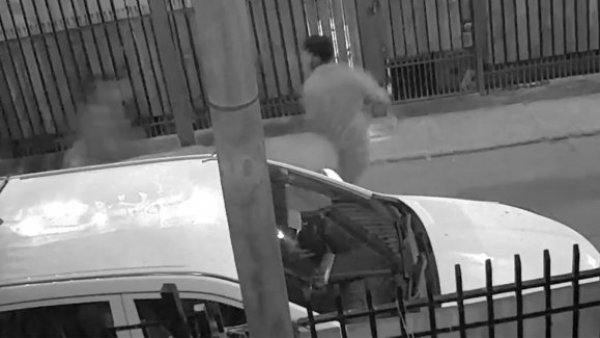 Hombre es acribillado con más de 80 disparos en La Pintana
