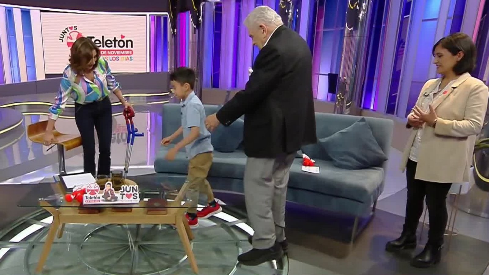 Niño embajador nos muestra sus avances gracias a la Teletón

