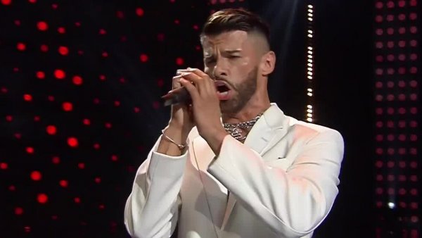 Ricky Martin trae su "Fuego de noche"
