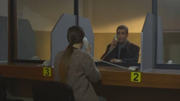 Elif - T1E109 | Kenan al rescate
