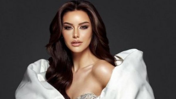 Inundan de elogios a Emilia Dides por su look en evento de Miss Universo 2024
