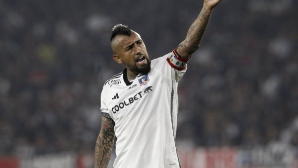 <p>Arturo Vidal. Colo Colo. </p>"Fue trasladado a un control de identidad": Carabineros detalla denuncia contra Arturo Vidal y otros jugadores de Colo Colo
