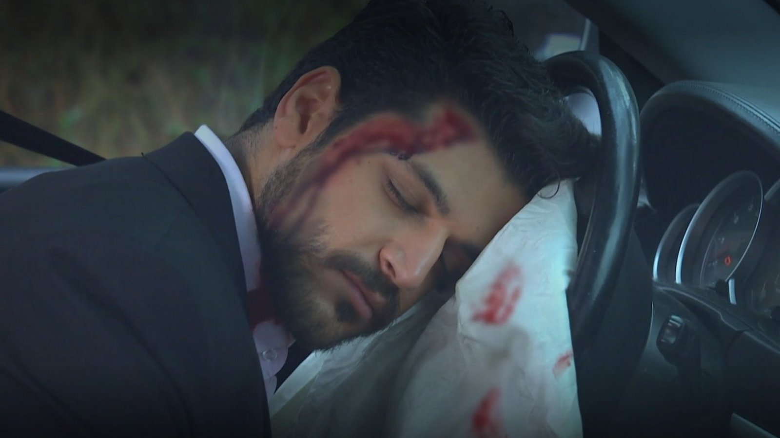 Elif - T1E111 | Un planeado accidente
