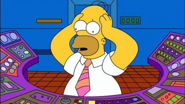¿Por qué Homero Simpson conserva siempre su trabajo en la planta nuclear?
